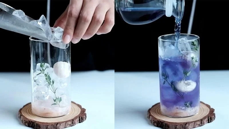 Đổ đá, măng cụt và nước đậu biếc vào ly