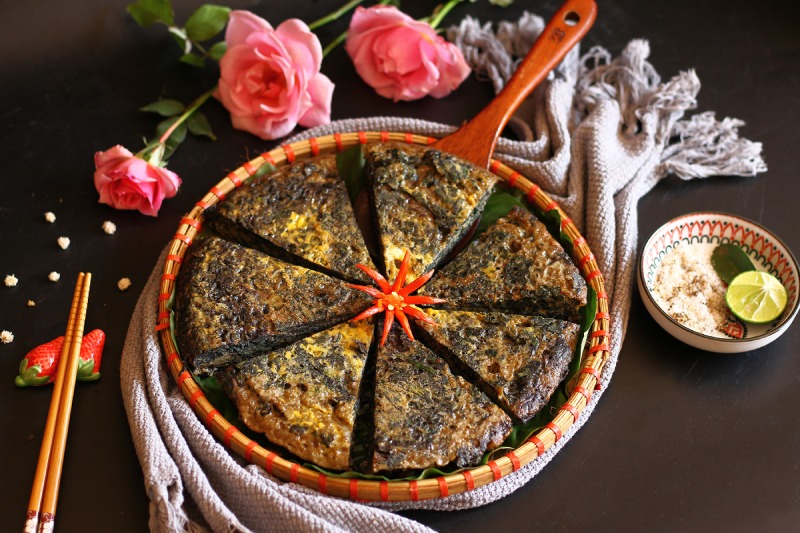 Khám phá cách làm trứng gà hấp lá mơ