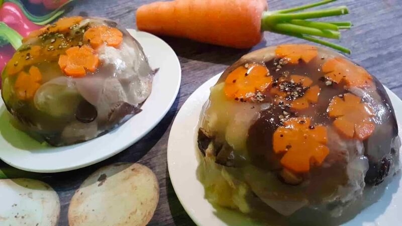 Thịt đông trang trí cà rốt đẹp mắt cho mâm cỗ ngày Tết