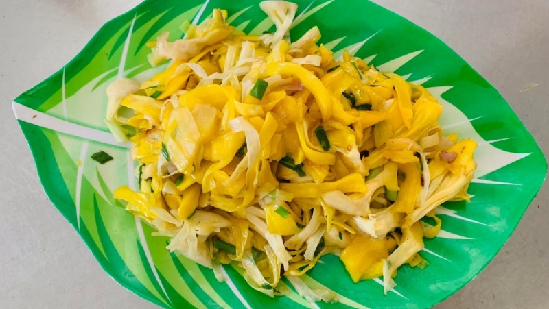 xơ mít xào dầu ăn cùng cơm nóng rất ngon
