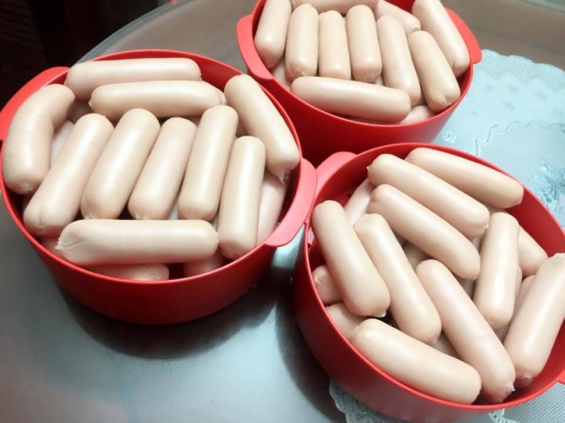 Mẻ xúc xích gà vừa hoàn thành