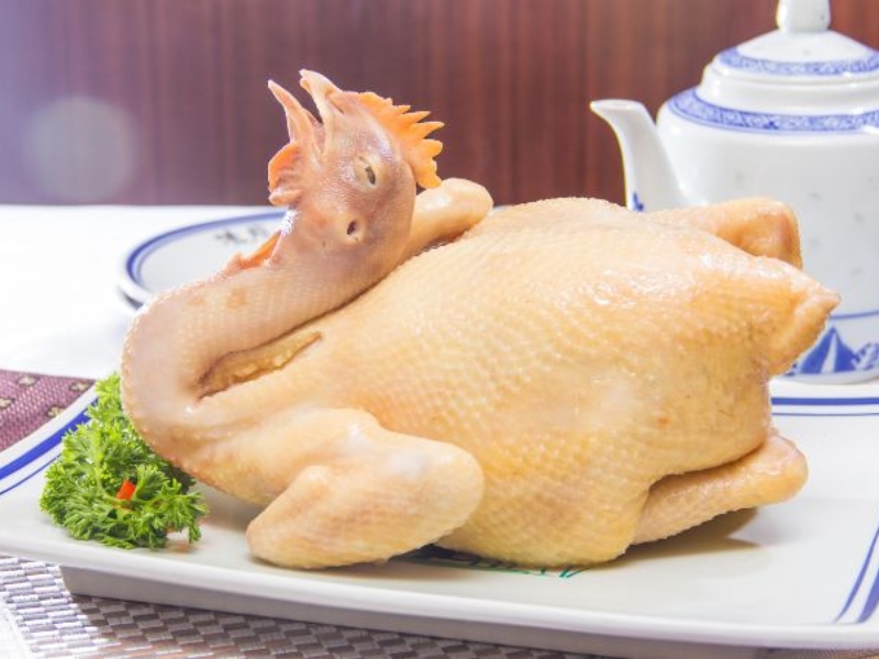 Đĩa gà luộc bắt mắt