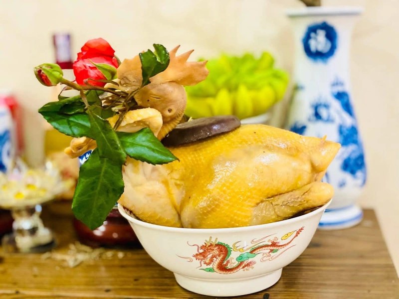 Mẹo giữ gà dai, da căng giòn sau khi luộc
