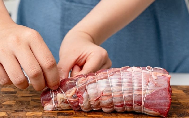 Tiến hành sơ chế bắp bò