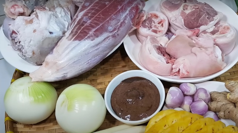 Các nguyên liệu đã được sơ chế sạch sẽ