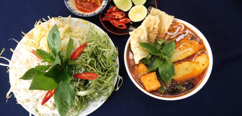 Thành phẩm món bún bò Huế chay thơm ngon hấp dẫn
