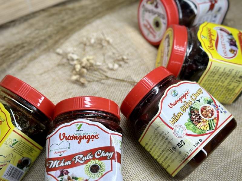 Mắm ruốc chay là nguyên liệu tạo nên hương vị đặc biệt cho bún bò Huế chay