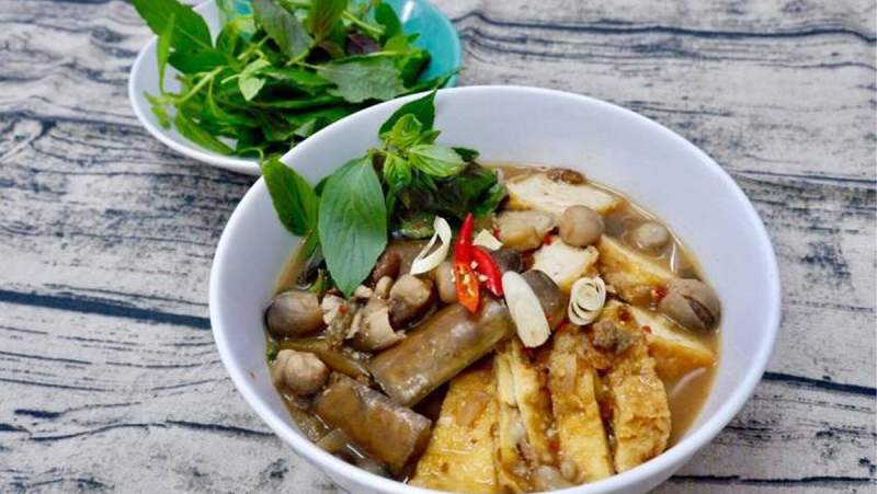 Thành phẩm tô bún nước lèo chay thơm ngon