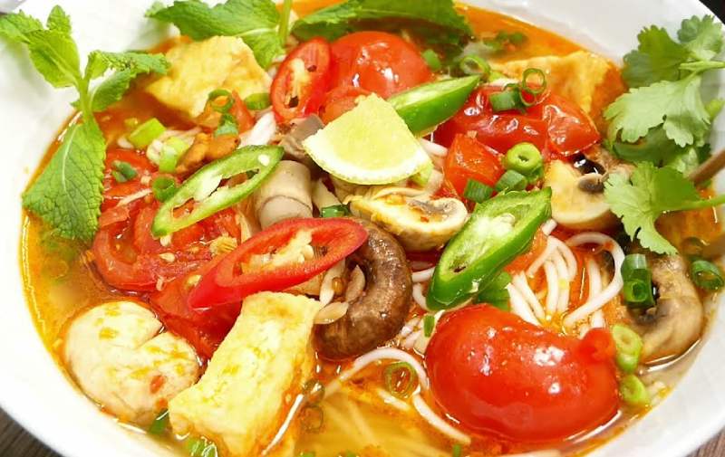 Khám phá cách làm bún nước lèo chay thơm ngon đậm đà