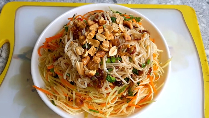 Món gỏi xoài nấm kim châm