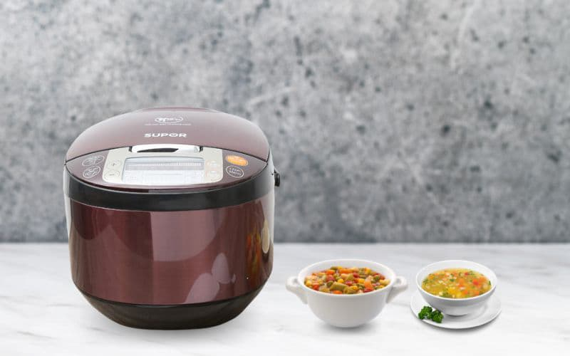 Những bát canh nấu từ nồi cơm điện
