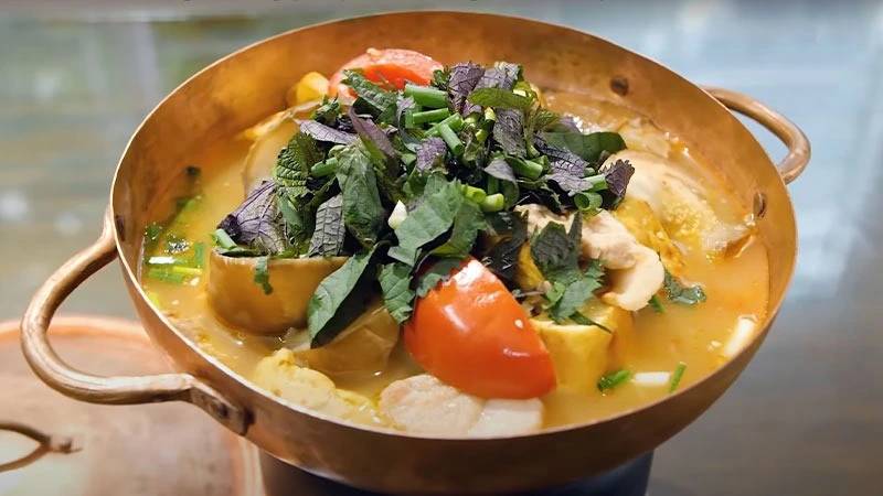 Thành phẩm canh cà tím xương heo cà chua