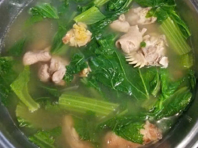nấu canh cải xanh với gà