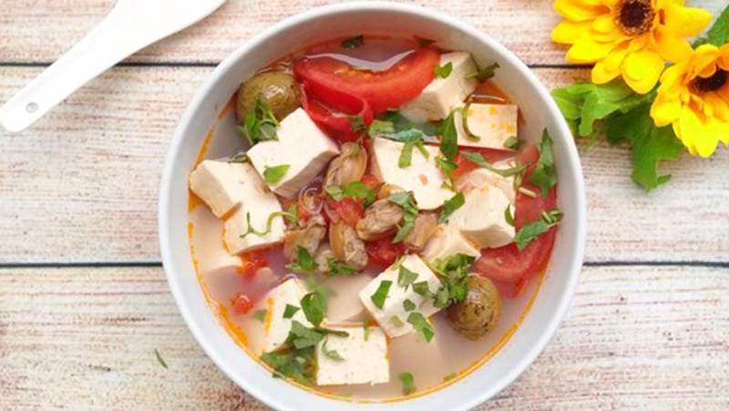 Tiến hành nấu canh chay đậu hũ