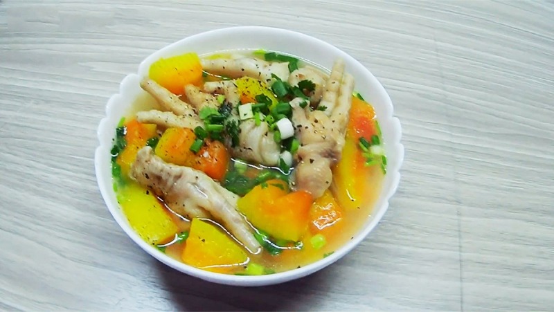 Thành phẩm món chân gà hầm đu đủ thơm ngon