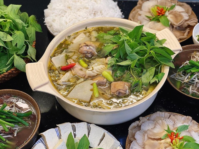 Những chú ý khi chế biến canh gà nấu chua và lá é