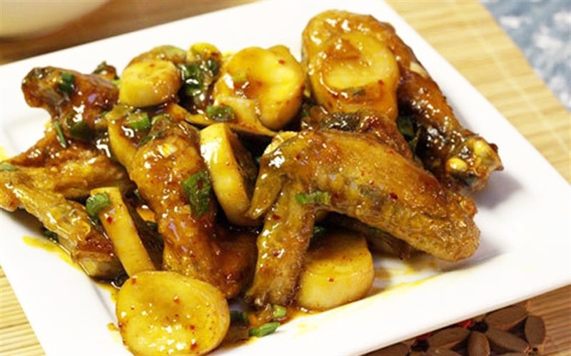 Đĩa gà sốt nấm