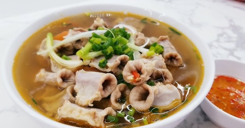 Món canh lòng heo thơm ngon