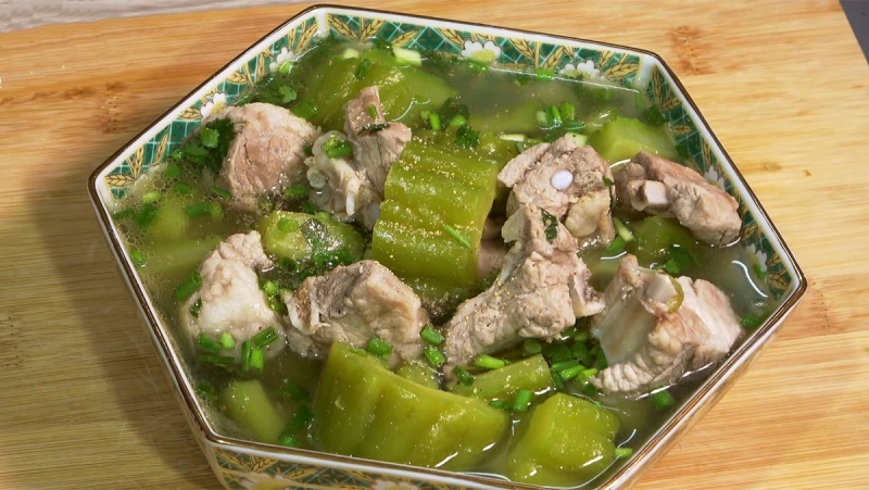 Món canh khổ qua hầm xương