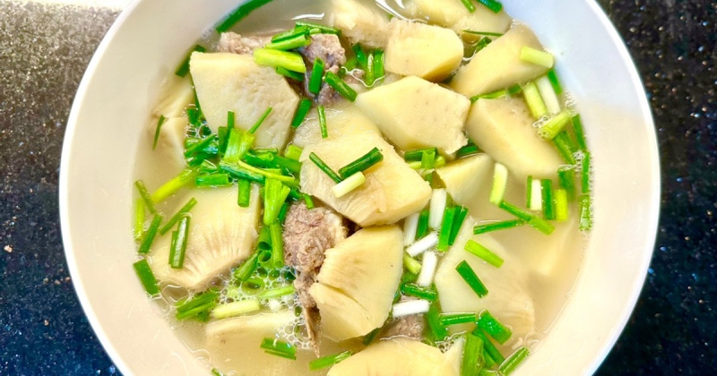 Món canh sake hầm xương
