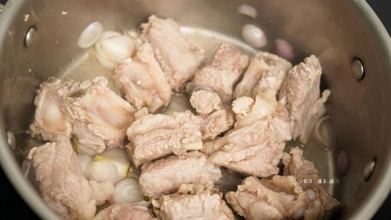 Xào sườn cho săn lại