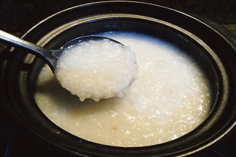 Tiến hành công đoạn nấu cháo