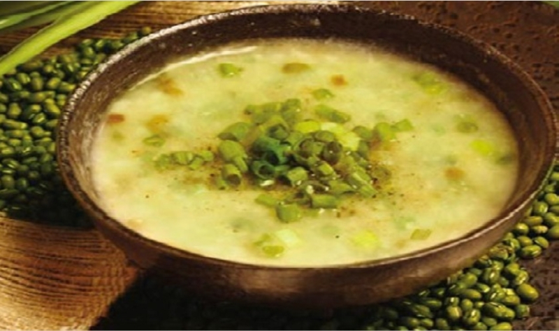 cháo trứng gà với đậu xanh bổ dưỡng