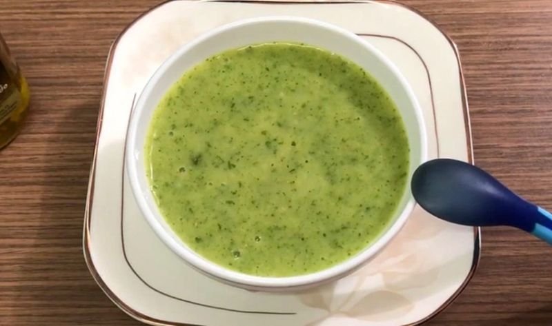 Cháo trứng gà rau mồng tơi mềm mịn, dễ ăn, cung cấp vitamin