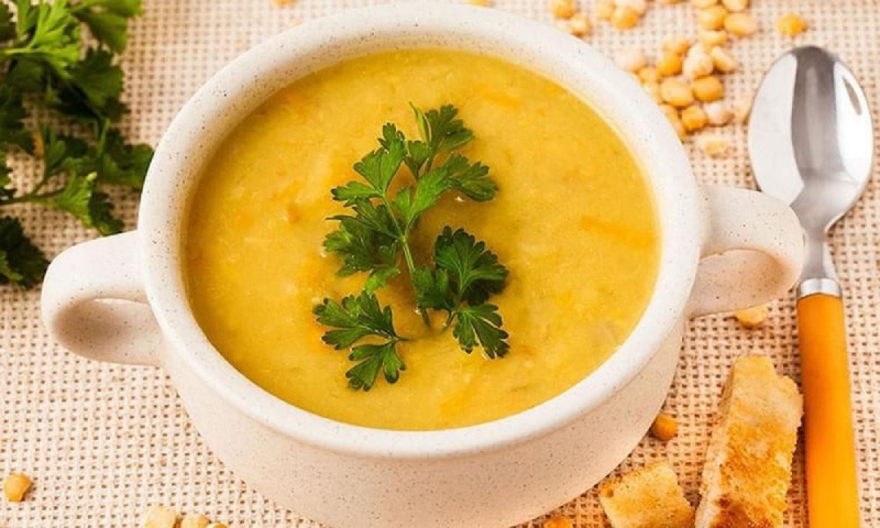 Cháo trứng gà bí đỏ hấp dẫn, bổ sung vitamin, giúp bé ăn ngon