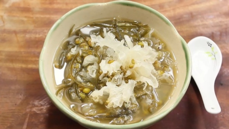 Chè đậu xanh phổ tai nấm tuyết
