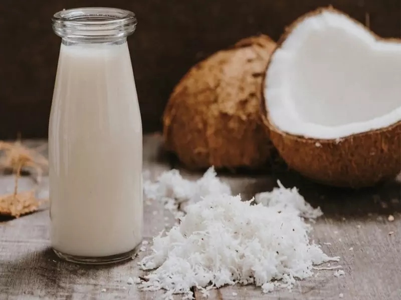 Nước cốt dừa và dừa bào