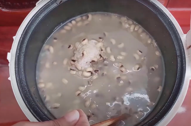 Nếp và đậu đã nhừ