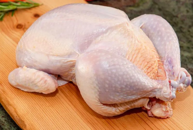 Bí quyết chọn gà ngon để nấu cơm gà Hải Nam