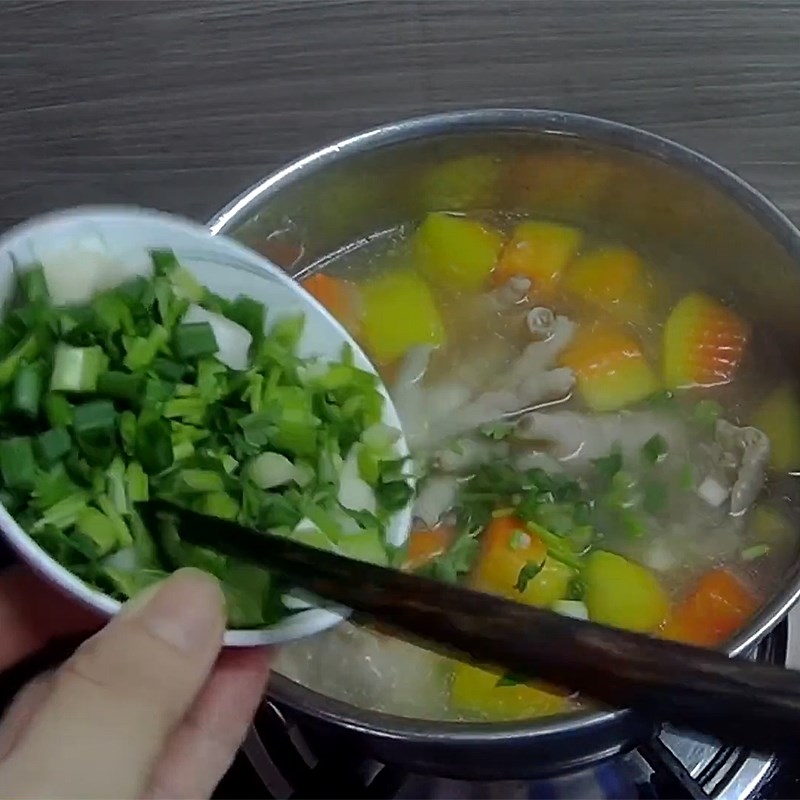 hầm chân gà với đu đủ