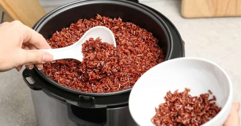 Xới cơm gạo lứt