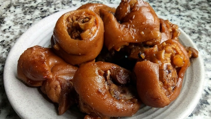 Món giò heo hầm nước tương