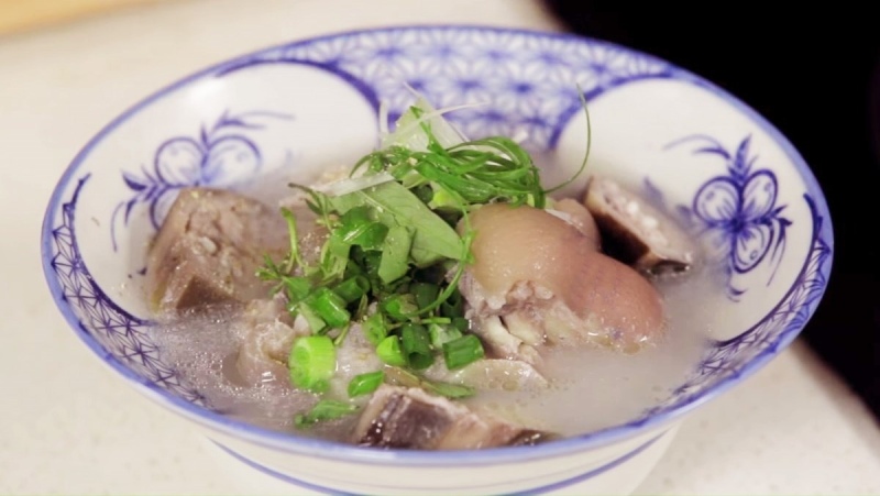 Món giò heo hầm chuối chát