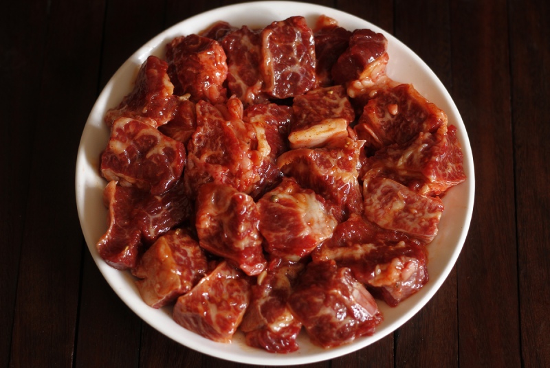 Thịt bò tươi được ướp gia vị