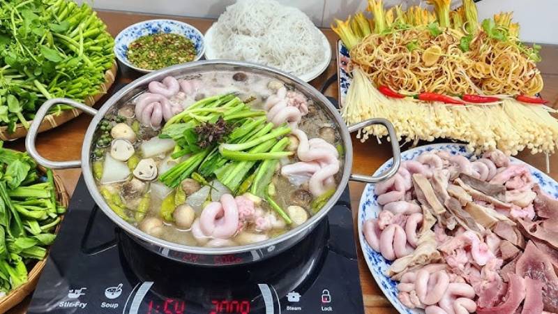Thành phẩm món lẩu lòng heo nhúng mẻ
