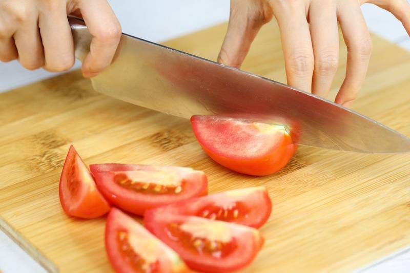 Cà chua thái múi nhỏ