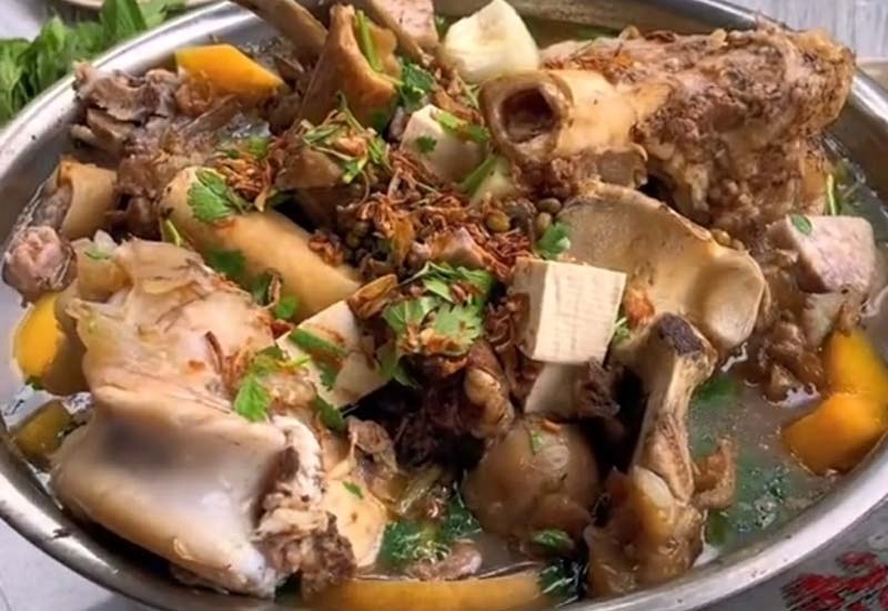 Thành phẩm món lẩu xương bò thơm ngon