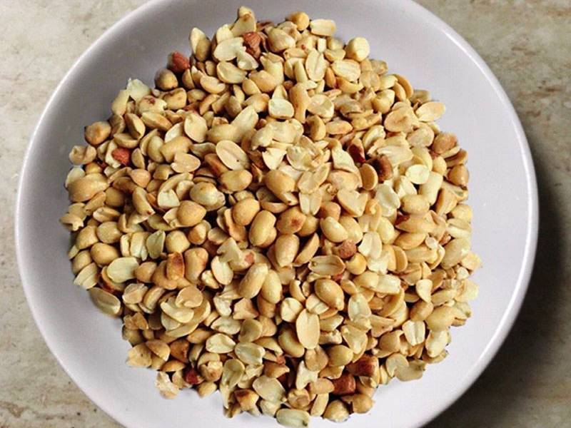 Tiến hành rang đậu phộng