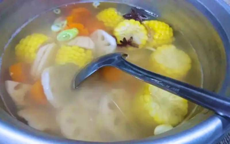Ninh nước dùng từ rau củ quả