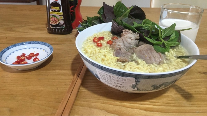 Tô mì xương heo hấp dẫn