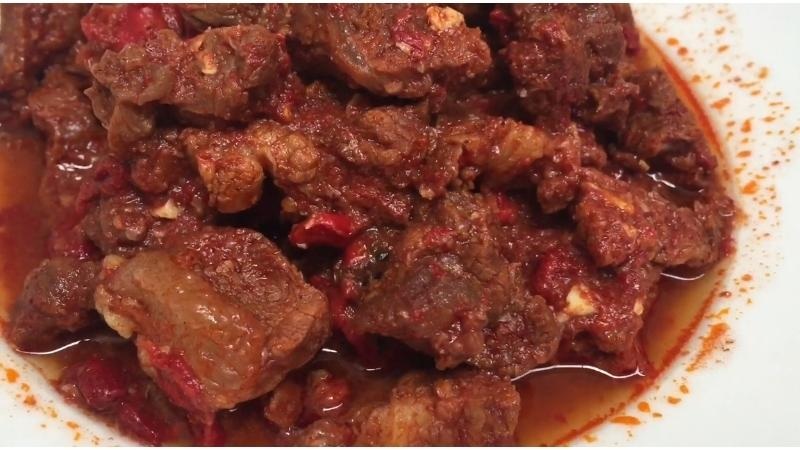 Khám phá cách nấu nạm bò với gấc