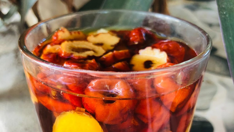 Nước la hán táo đỏ giúp mát gan