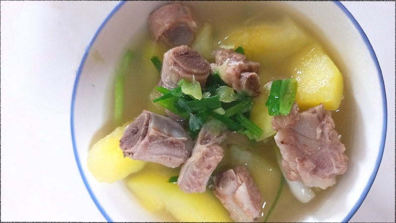 Món sườn heo hầm đu đủ