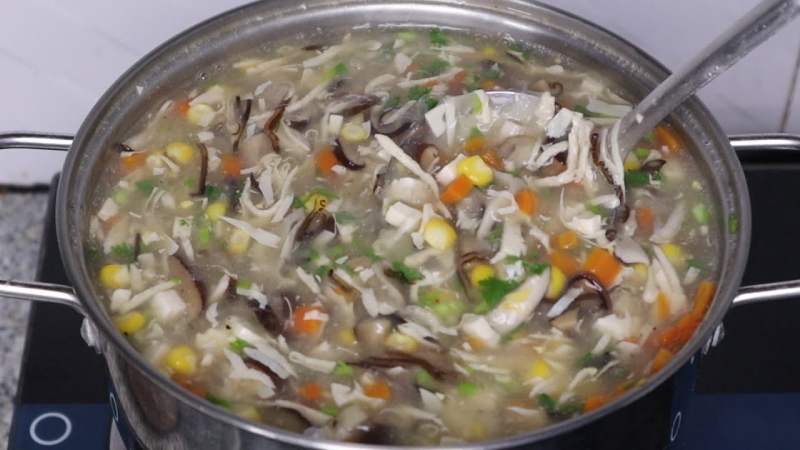 Tiến hành công đoạn nấu súp