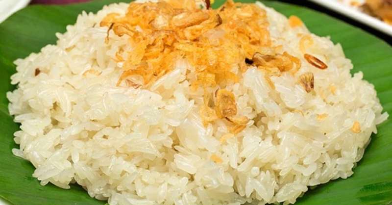Xôi dẻo ngon, được rắc thêm chà bông