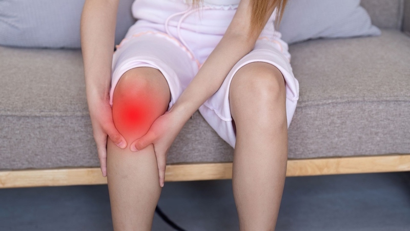 Tác dụng hỗ trợ xương khớp của món trứng gà ngâm dứa đường phèn